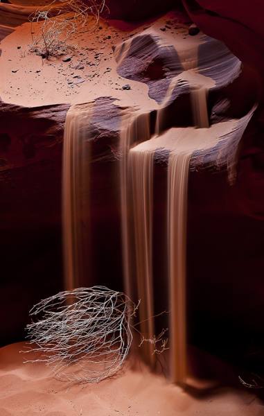 Photograph Roberto Soares Gomes Sandfall on One Eyeland